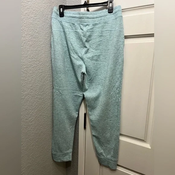 Beautiful Champion joggers - Picture 2 of 11